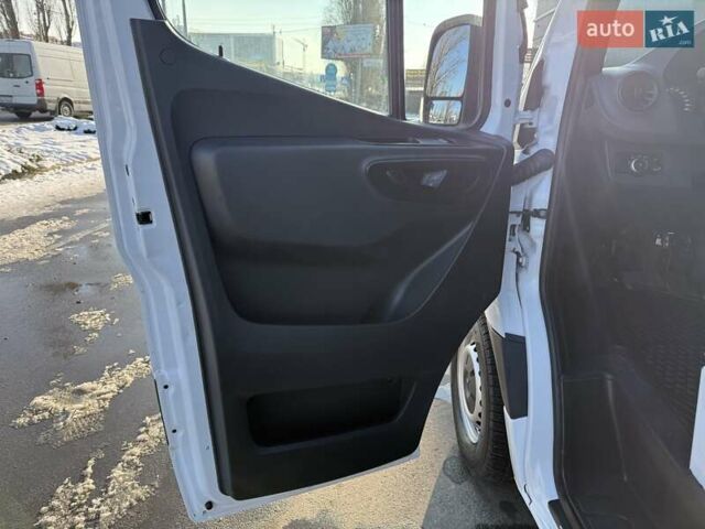 Белый Мерседес Sprinter, объемом двигателя 2.2 л и пробегом 198 тыс. км за 23950 $, фото 23 на Automoto.ua