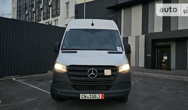 Белый Мерседес Sprinter, объемом двигателя 2.2 л и пробегом 490 тыс. км за 25990 $, фото 8 на Automoto.ua