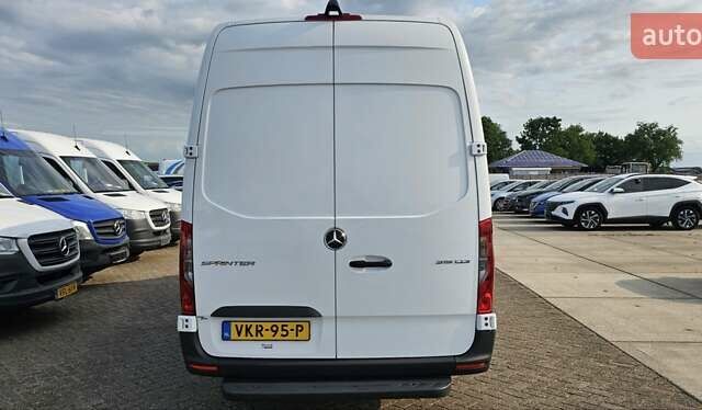 Белый Мерседес Sprinter, объемом двигателя 2 л и пробегом 275 тыс. км за 27900 $, фото 11 на Automoto.ua