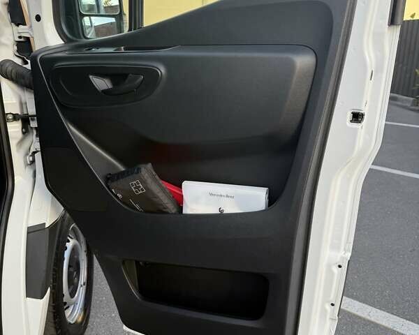 Белый Мерседес Sprinter, объемом двигателя 2 л и пробегом 235 тыс. км за 30850 $, фото 46 на Automoto.ua