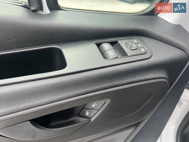 Белый Мерседес Sprinter, объемом двигателя 2 л и пробегом 246 тыс. км за 26650 $, фото 32 на Automoto.ua