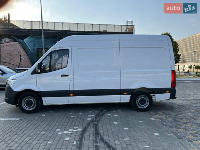 Белый Мерседес Sprinter, объемом двигателя 2 л и пробегом 111 тыс. км за 25999 $, фото 2 на Automoto.ua