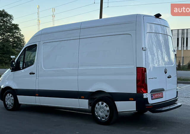 Белый Мерседес Sprinter, объемом двигателя 0 л и пробегом 239 тыс. км за 25900 $, фото 4 на Automoto.ua