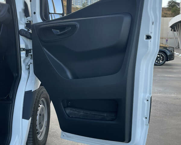Белый Мерседес Sprinter, объемом двигателя 2.2 л и пробегом 288 тыс. км за 24900 $, фото 45 на Automoto.ua