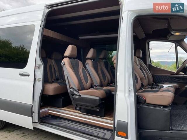 Белый Мерседес Sprinter, объемом двигателя 2.99 л и пробегом 290 тыс. км за 55000 $, фото 2 на Automoto.ua