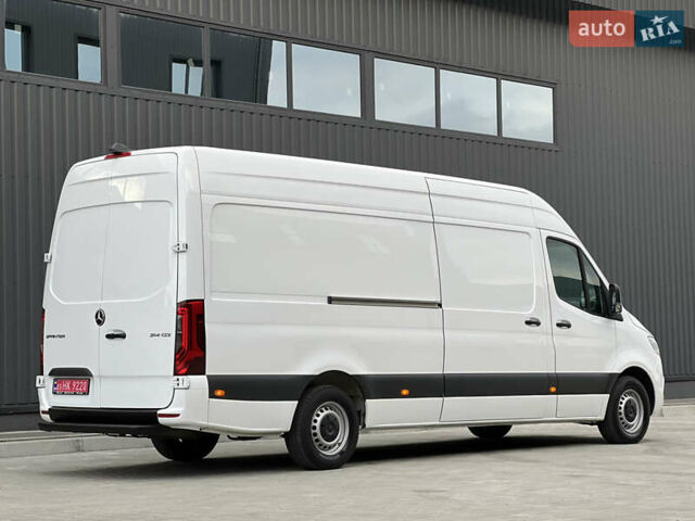 Белый Мерседес Sprinter, объемом двигателя 2.2 л и пробегом 253 тыс. км за 24700 $, фото 30 на Automoto.ua