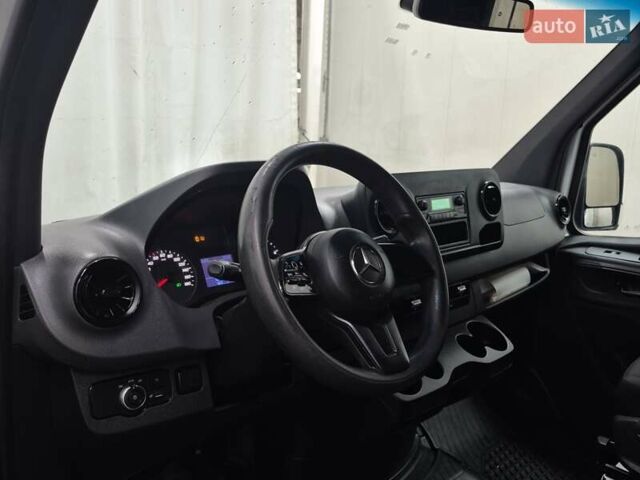 Белый Мерседес Sprinter, объемом двигателя 3 л и пробегом 1 тыс. км за 25999 $, фото 7 на Automoto.ua
