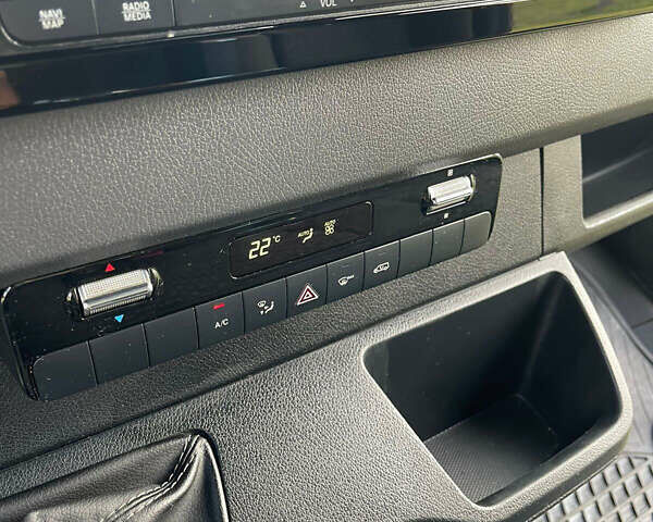 Белый Мерседес Sprinter, объемом двигателя 2.99 л и пробегом 400 тыс. км за 36500 $, фото 21 на Automoto.ua