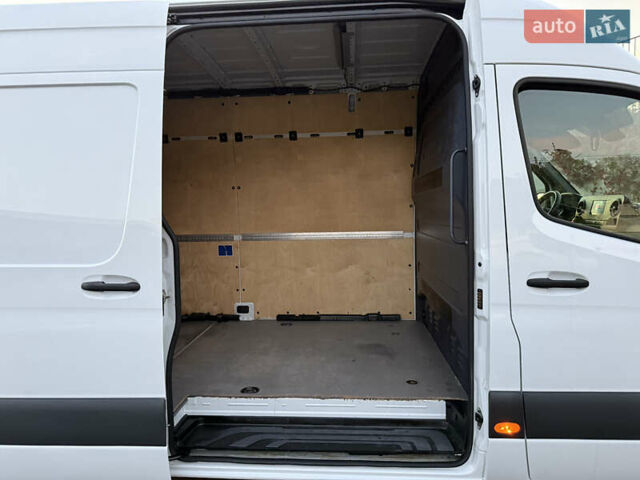 Белый Мерседес Sprinter, объемом двигателя 2 л и пробегом 240 тыс. км за 25999 $, фото 55 на Automoto.ua