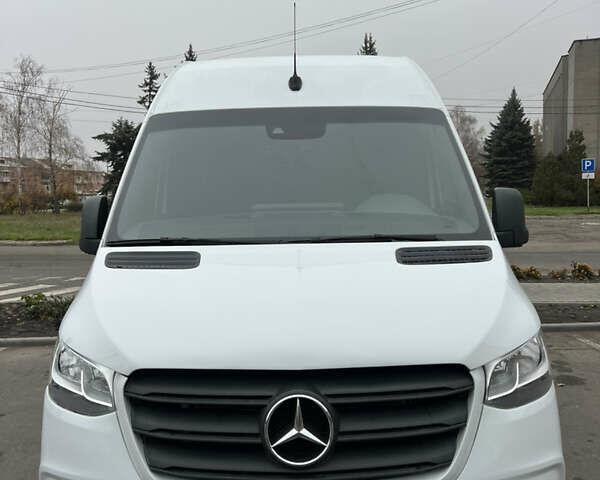 Білий Мерседес Sprinter, об'ємом двигуна 0 л та пробігом 200 тис. км за 40000 $, фото 1 на Automoto.ua