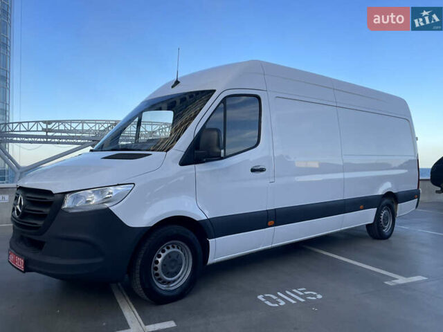 Белый Мерседес Sprinter, объемом двигателя 2.2 л и пробегом 288 тыс. км за 24900 $, фото 2 на Automoto.ua