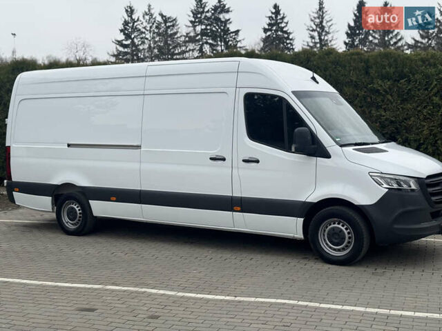 Белый Мерседес Sprinter, объемом двигателя 2.2 л и пробегом 285 тыс. км за 27000 $, фото 6 на Automoto.ua