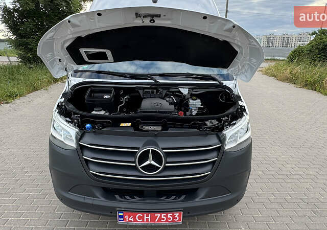 Белый Мерседес Sprinter, объемом двигателя 1.95 л и пробегом 241 тыс. км за 25900 $, фото 64 на Automoto.ua