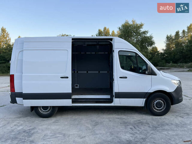 Белый Мерседес Sprinter, объемом двигателя 3 л и пробегом 51 тыс. км за 33900 $, фото 9 на Automoto.ua