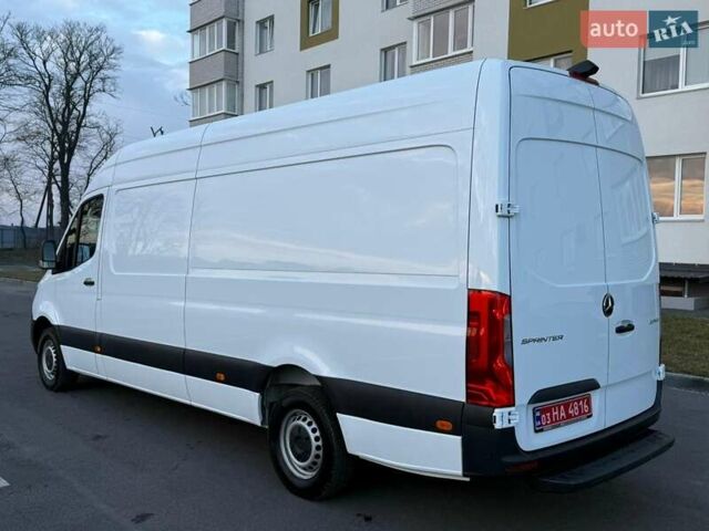 Белый Мерседес Sprinter, объемом двигателя 1.95 л и пробегом 207 тыс. км за 31900 $, фото 3 на Automoto.ua