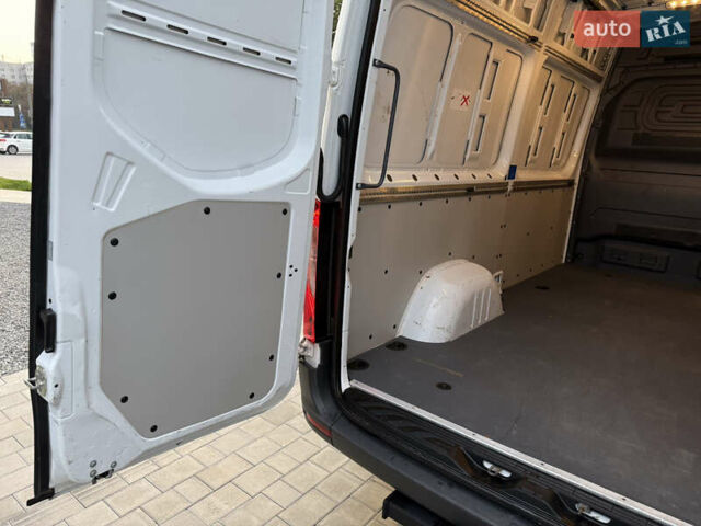 Белый Мерседес Sprinter, объемом двигателя 3 л и пробегом 87 тыс. км за 35555 $, фото 38 на Automoto.ua