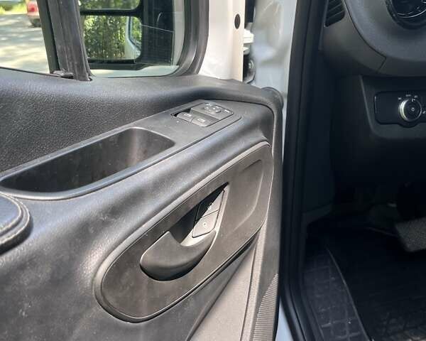 Белый Мерседес Sprinter, объемом двигателя 2.14 л и пробегом 90 тыс. км за 29900 $, фото 4 на Automoto.ua
