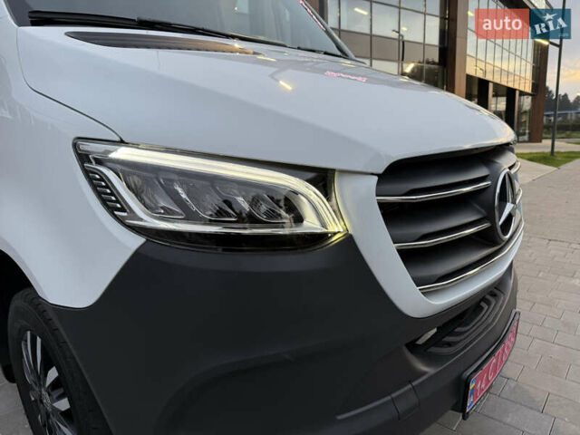Белый Мерседес Sprinter, объемом двигателя 3 л и пробегом 87 тыс. км за 35555 $, фото 33 на Automoto.ua