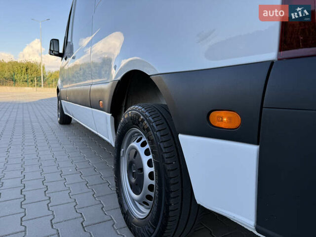 Белый Мерседес Sprinter, объемом двигателя 0 л и пробегом 136 тыс. км за 29999 $, фото 28 на Automoto.ua