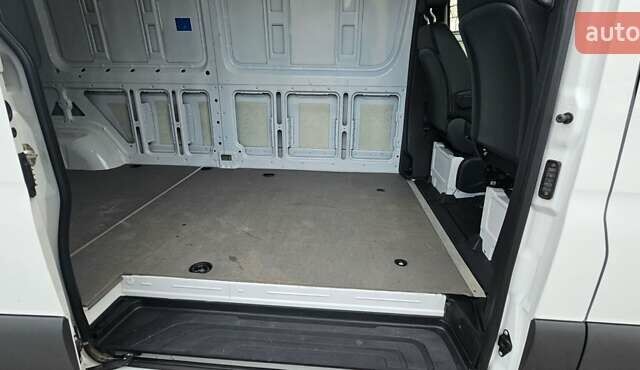 Белый Мерседес Sprinter, объемом двигателя 2.99 л и пробегом 22 тыс. км за 40500 $, фото 9 на Automoto.ua