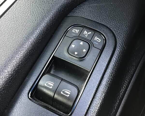 Білий Мерседес Sprinter, об'ємом двигуна 2.99 л та пробігом 380 тис. км за 52954 $, фото 34 на Automoto.ua