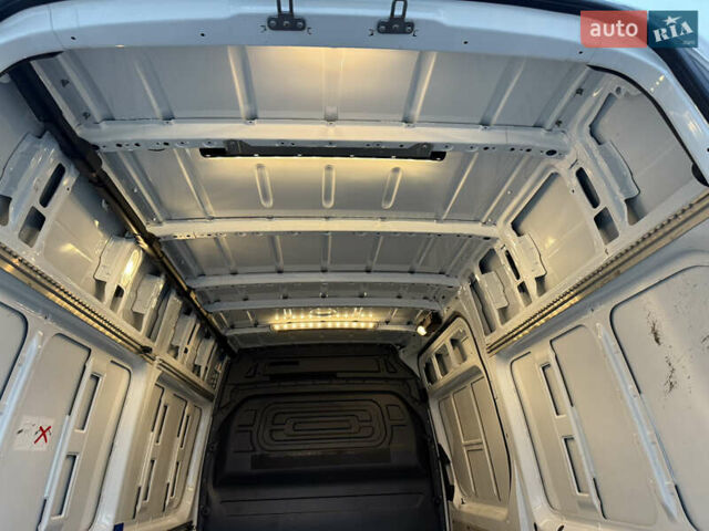 Белый Мерседес Sprinter, объемом двигателя 3 л и пробегом 87 тыс. км за 35555 $, фото 40 на Automoto.ua
