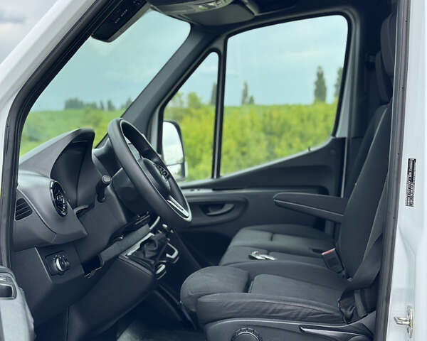 Белый Мерседес Sprinter, объемом двигателя 2.2 л и пробегом 220 тыс. км за 25900 $, фото 20 на Automoto.ua