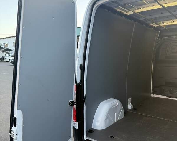 Белый Мерседес Sprinter, объемом двигателя 2 л и пробегом 282 тыс. км за 28700 $, фото 14 на Automoto.ua