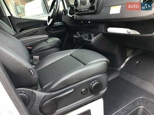 Білий Мерседес Sprinter, об'ємом двигуна 2.99 л та пробігом 380 тис. км за 52954 $, фото 53 на Automoto.ua