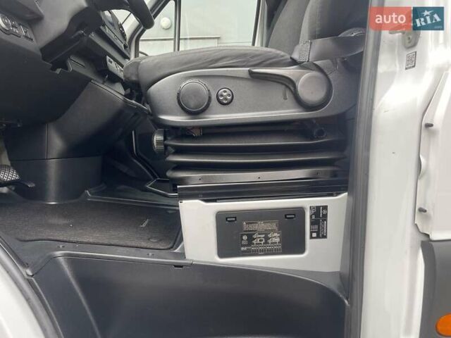 Белый Мерседес Sprinter, объемом двигателя 2 л и пробегом 210 тыс. км за 28950 $, фото 14 на Automoto.ua