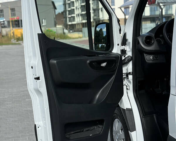 Білий Мерседес Sprinter, об'ємом двигуна 2.2 л та пробігом 195 тис. км за 25900 $, фото 19 на Automoto.ua