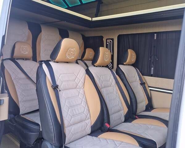 Белый Мерседес Sprinter, объемом двигателя 1.95 л и пробегом 316 тыс. км за 39400 $, фото 4 на Automoto.ua