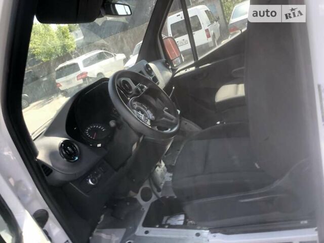 Белый Мерседес Sprinter, объемом двигателя 2.99 л и пробегом 137 тыс. км за 31900 $, фото 38 на Automoto.ua