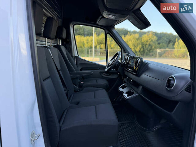 Белый Мерседес Sprinter, объемом двигателя 0 л и пробегом 136 тыс. км за 29999 $, фото 77 на Automoto.ua