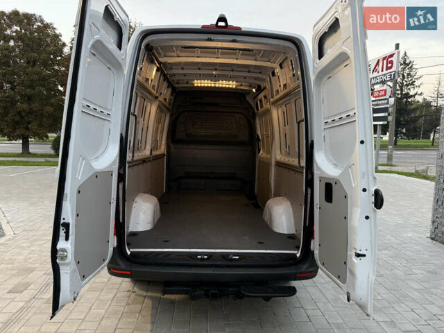 Белый Мерседес Sprinter, объемом двигателя 3 л и пробегом 87 тыс. км за 35555 $, фото 35 на Automoto.ua