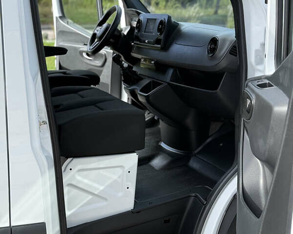 Білий Мерседес Sprinter, об'ємом двигуна 2.2 л та пробігом 195 тис. км за 25900 $, фото 27 на Automoto.ua