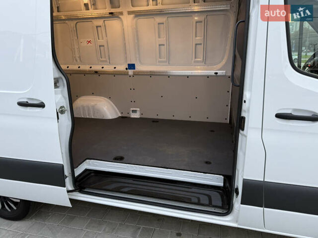 Белый Мерседес Sprinter, объемом двигателя 3 л и пробегом 87 тыс. км за 35555 $, фото 43 на Automoto.ua