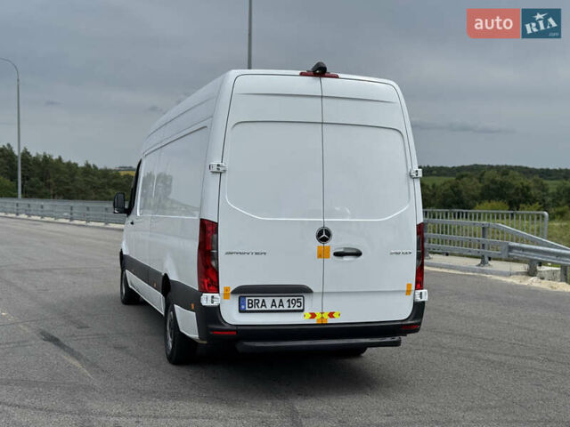 Белый Мерседес Sprinter, объемом двигателя 2.2 л и пробегом 220 тыс. км за 25900 $, фото 10 на Automoto.ua