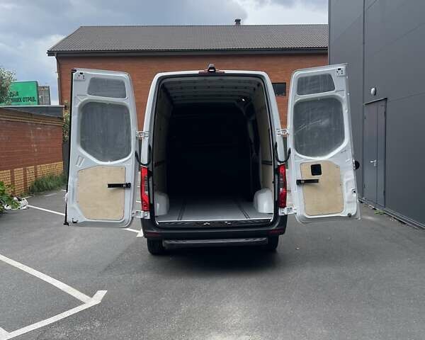 Белый Мерседес Sprinter, объемом двигателя 2 л и пробегом 210 тыс. км за 28950 $, фото 27 на Automoto.ua