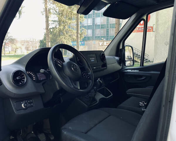 Белый Мерседес Sprinter, объемом двигателя 0 л и пробегом 62 тыс. км за 33600 $, фото 7 на Automoto.ua
