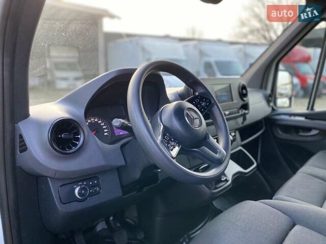 Белый Мерседес Sprinter, объемом двигателя 2.2 л и пробегом 160 тыс. км за 25999 $, фото 60 на Automoto.ua