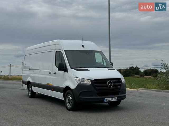 Белый Мерседес Sprinter, объемом двигателя 2.2 л и пробегом 220 тыс. км за 25900 $, фото 2 на Automoto.ua