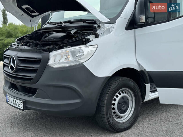Белый Мерседес Sprinter, объемом двигателя 2.2 л и пробегом 220 тыс. км за 25900 $, фото 44 на Automoto.ua