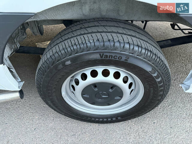Білий Мерседес Sprinter, об'ємом двигуна 0 л та пробігом 199 тис. км за 23700 $, фото 85 на Automoto.ua