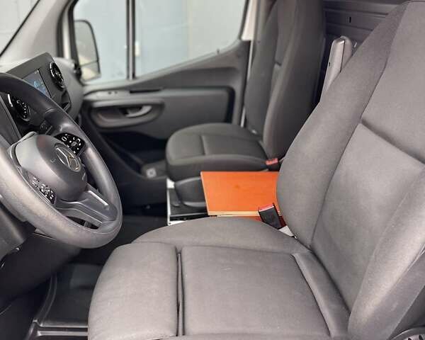 Белый Мерседес Sprinter, объемом двигателя 2 л и пробегом 210 тыс. км за 28950 $, фото 13 на Automoto.ua