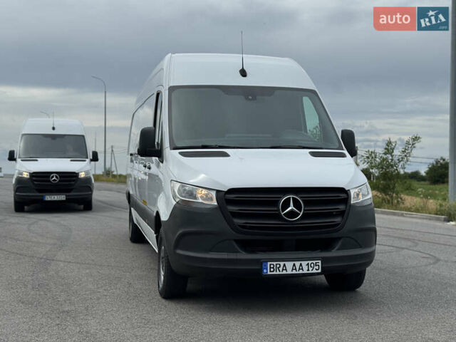 Белый Мерседес Sprinter, объемом двигателя 2.2 л и пробегом 220 тыс. км за 25900 $, фото 3 на Automoto.ua