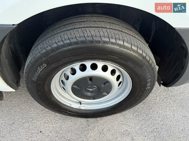 Білий Мерседес Sprinter, об'ємом двигуна 0 л та пробігом 199 тис. км за 23700 $, фото 83 на Automoto.ua