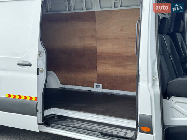 Белый Мерседес Sprinter, объемом двигателя 2.2 л и пробегом 220 тыс. км за 25900 $, фото 33 на Automoto.ua