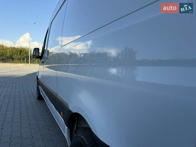 Белый Мерседес Sprinter, объемом двигателя 0 л и пробегом 136 тыс. км за 29999 $, фото 27 на Automoto.ua