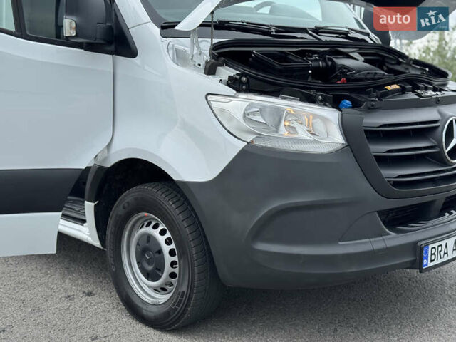Белый Мерседес Sprinter, объемом двигателя 2.2 л и пробегом 220 тыс. км за 25900 $, фото 43 на Automoto.ua